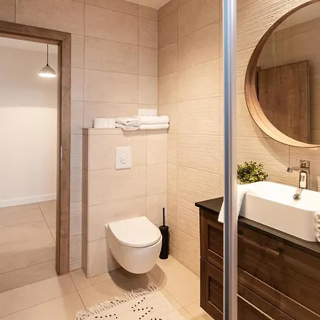 Modern apartman kerti medencével közel a vízparthoz Apartman Siófok